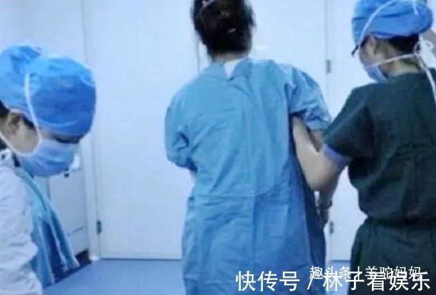暴打|“最刚产妇”火了，刚下产床便冲出产房暴打丈夫，得知原因太心疼