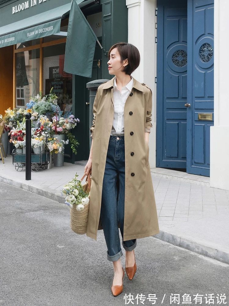 中年女人 有气质的中年女人,开春后都在穿“轻薄风衣”,配裤子裙子都好看