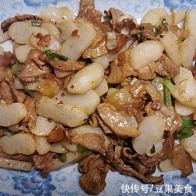 荸荠（马蹄）炒肉