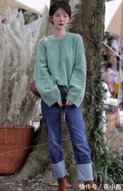 百搭 2022春季又流行牛仔裤,实用百搭又减龄时尚,买裤子前不妨看一看