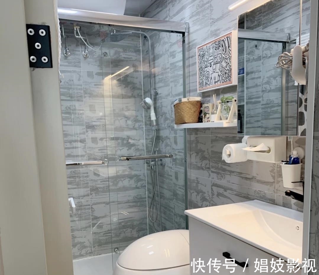 手机充电|90后男孩晒30㎡单身小宅,“宝藏式”装修而走红,圈粉无数