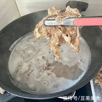 三大碗|暖胃又养生，一次吃三大碗都不过瘾的葱爆羊肉