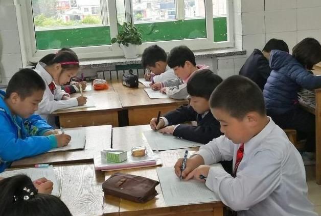 小学生“满分作文”，全篇仅200字用了14组成语，老师自叹不如