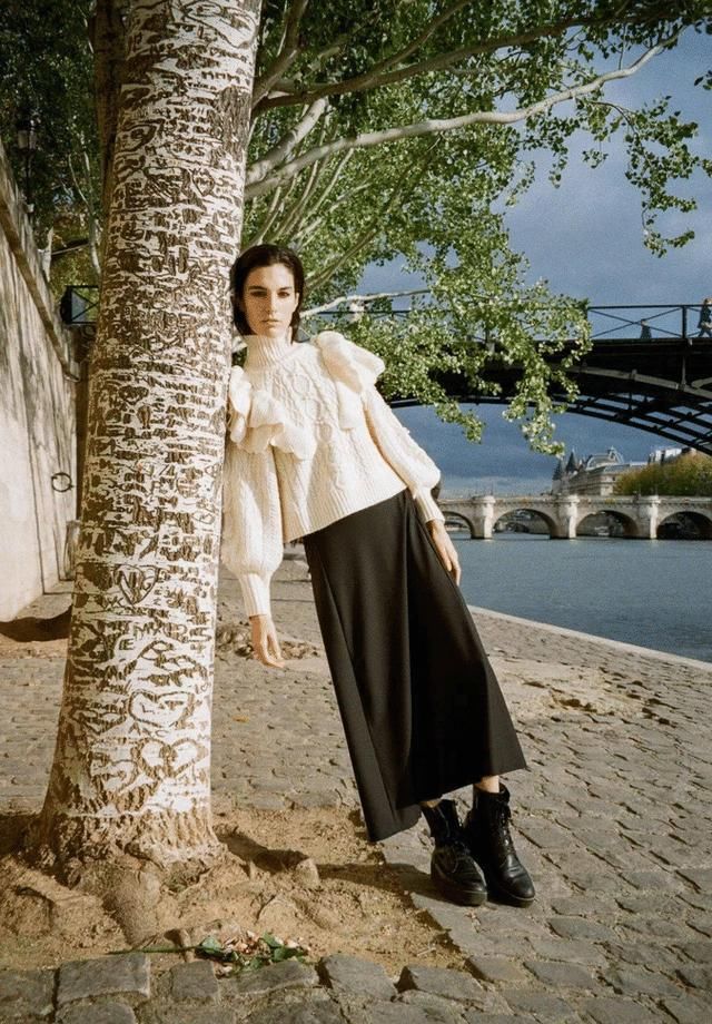 今年流行色“奶油色”怎么搭？与其打扮时髦，不如穿的干净舒适