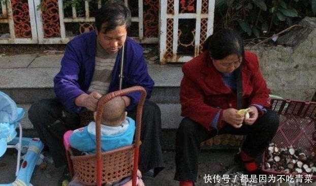 外婆|为啥外婆带娃有辛苦费，奶奶带娃理所当然？宝爸听到回复无言以对