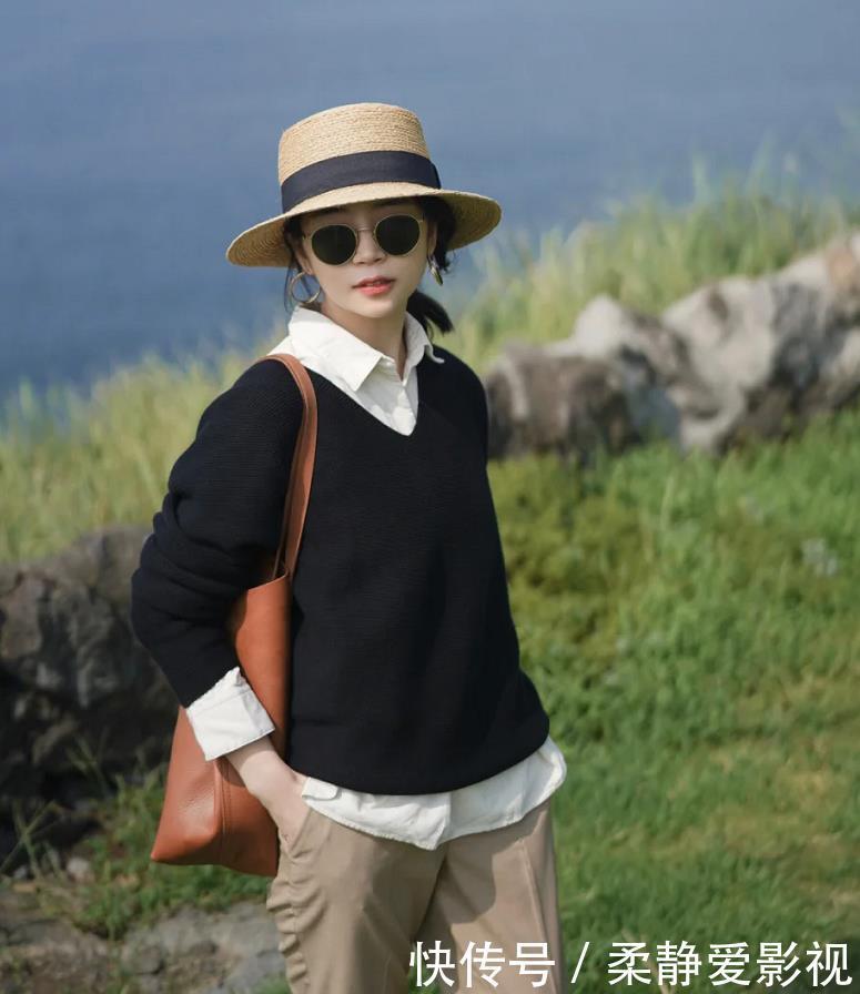 秋天最好别单穿毛衣,跟着三木学学“叠穿法”,时髦高级又洋气