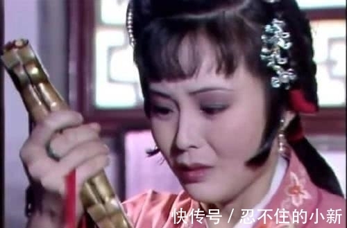 清水|《红楼梦》尤三姐骂贾琏“清水下杂面,你吃我看见”,什么意思?