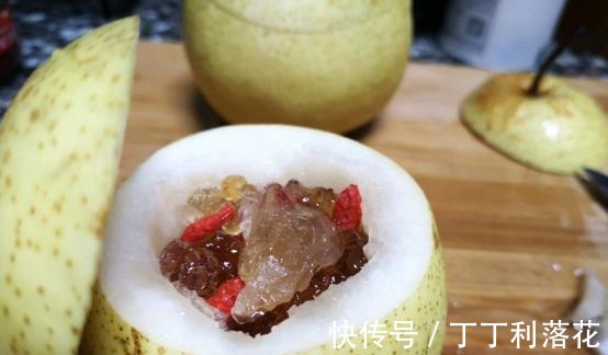 小姐姐|冰糖雪梨炖桃胶简单做法,味道甘甜可口,降燥败火!