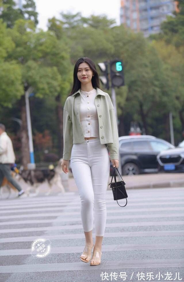 技巧 气质出众的打底裤搭配技巧,让造型显得时髦不单调,更加漂亮