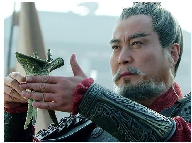 势力|在三国中，有三个比魏蜀吴还要强大的势力，为何都失败了？