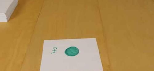 和尔 如果一个四维空间的球体来到三维空间中,人们看到的球体是什么样