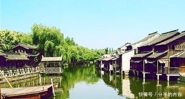 挨揍|巨人最终季:兽巨即将退役,与三大巨人密谋重夺“始祖巨人”,莱纳又要挨揍!