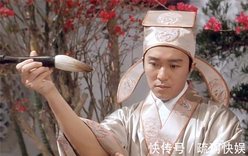 郑明之$厕所门口挂了一幅对联,上联“来人不蹲就站”,下联一出堪称经典