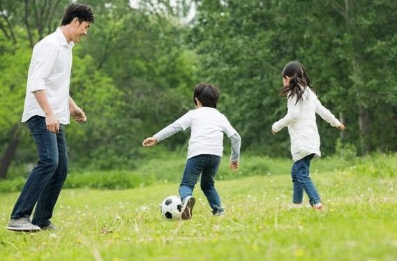 午睡|宝妈天天强迫孩子午睡,身高却比同龄孩子矮,医生无奈:太无知