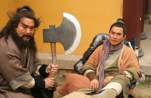 卢俊义|梁山上唯一一对父子组合，武功都很强，最终却因意见不合一死一生