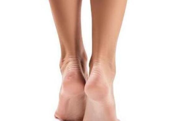 每天坚持“踮脚”10分钟，4个问题会悄悄远离你，别说没有告诉你