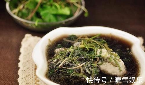 这野草叶片有裂缝,长相似铜钱草,却更受欢迎,炖鱼味道鲜