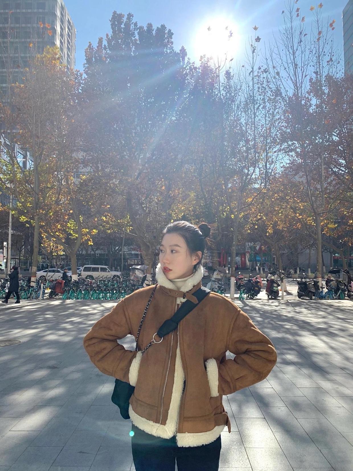 机车|想要穿得暖又想很霸气,不妨试试看机车外套吧?甜酷女孩的最爱