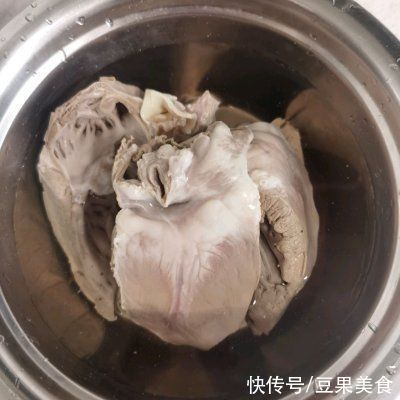 下饭|好吃下饭的骨头猪心汤，几分钟就学到手