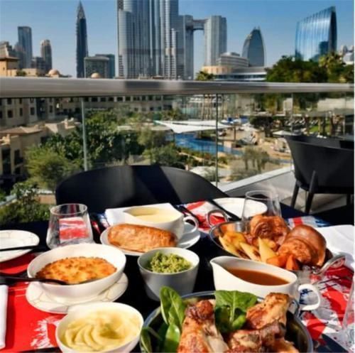 终于|看完迪拜人家庭的一日三餐,终于明白贫穷限制一个人的想象