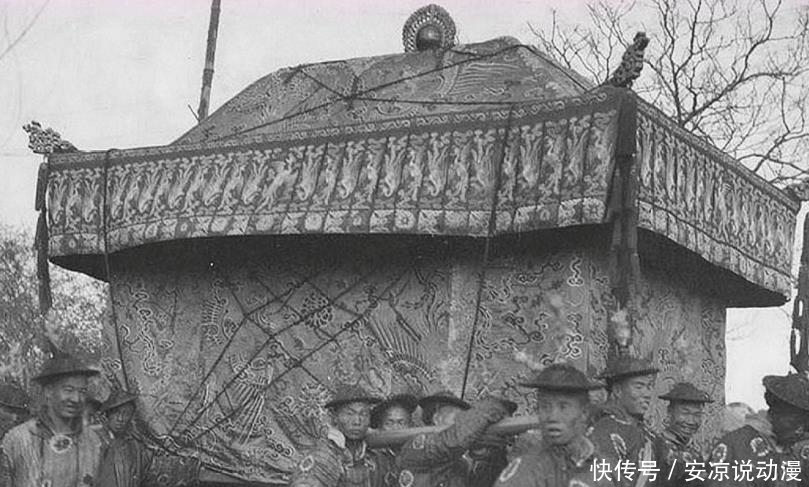 德国人|德国人拍摄的慈禧出殡照:场面十分浩大,图3轿夫竟面带笑容