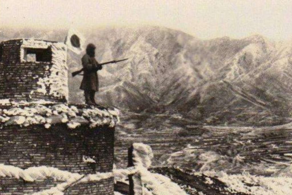 炮楼|抗日剧里的炮楼都装有探照灯，旧中国那么落后，日本人从哪接电呢