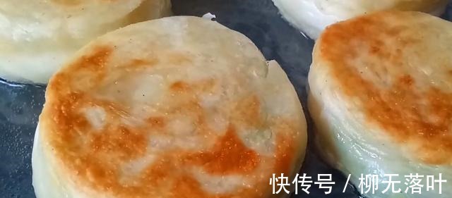 萝卜这样做太好吃了，皮薄馅大，个个鼓大泡，润燥又清肺！