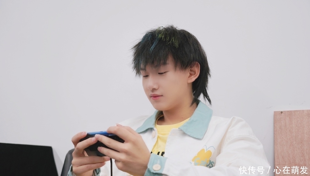 救世|QGhappy彻底拉胯，新人老将被WE暴打，Hurt上场也难以救世