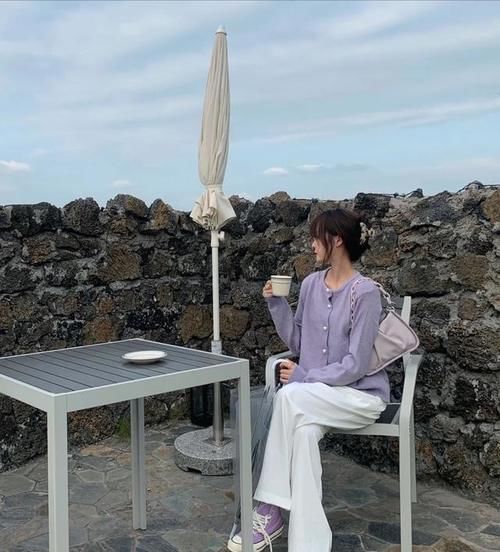 阔腿裤＋“这4款毛衣”太美了！冬季内搭这么穿，真的很显品味