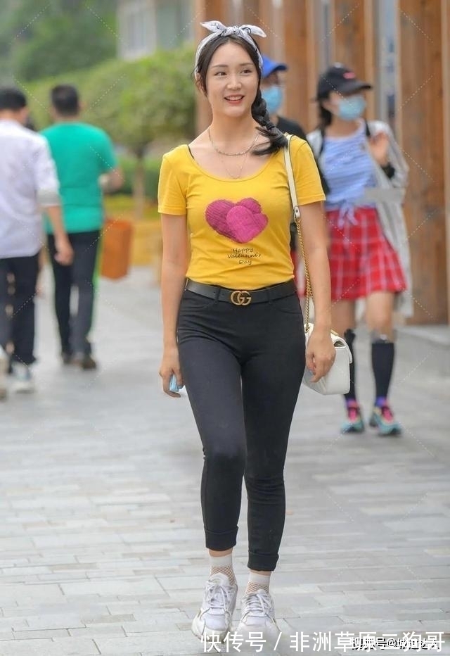 t恤 美丽优雅的瑜伽裤穿搭更显文雅范,展现美好气质,舒爽透气