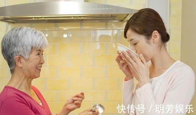 孩子|“就是跪下,也不会帮她带娃”,因为一张尿不湿,母女成仇人