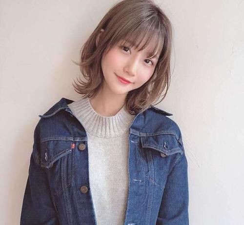 分享六款好看的短卷发，时尚大气灵动感十足，好打理还显脸瘦