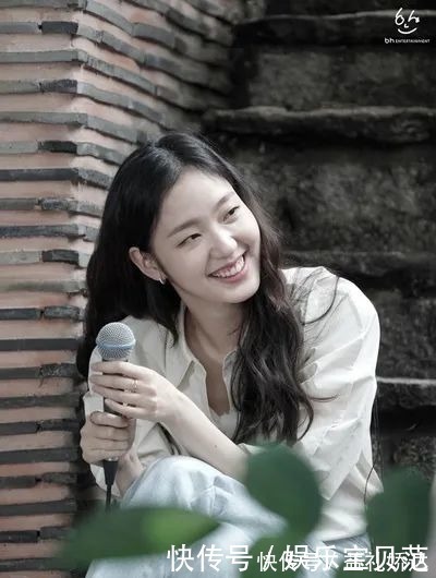 淡颜系|双眼皮、一字眉已经过时了,现在的美女标准是这样……