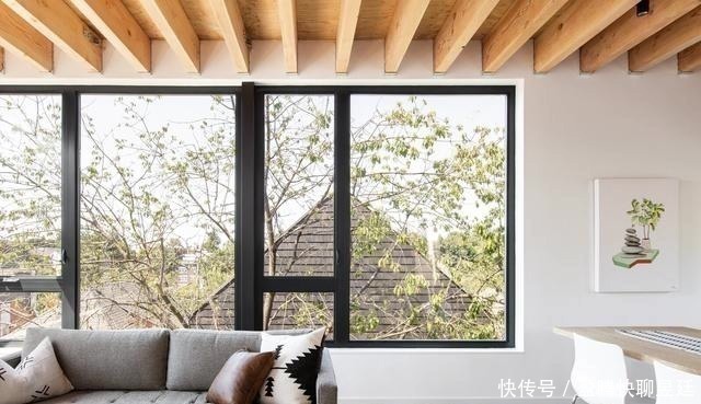 住宅|这套住宅简直颠覆传统,卧室在客厅楼下,院子却在楼顶