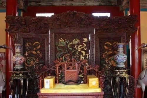 国内一座“神秘”寺庙，500年来从未开过庙门，且不接受游客香火