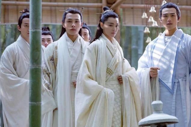 对出下联|女子上联为“洞中泉水流不尽”,三位才子对出下联,最服老和尚