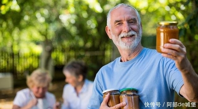 柔软|长寿的人,身体3个部位可能较“软”,你占几个?