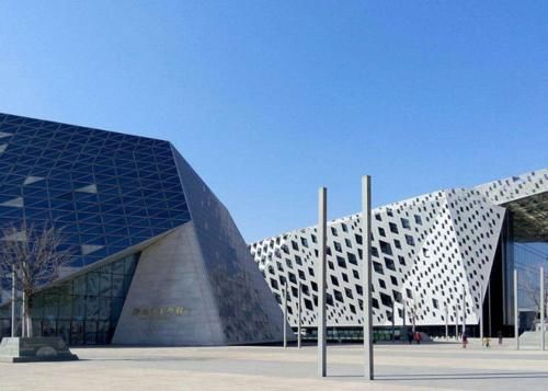 中年|白天场次一票难求 大年初一济南电影票房已突破1500万