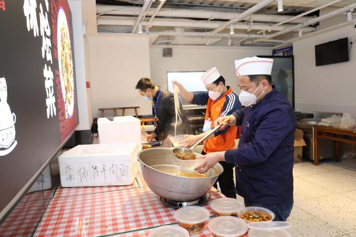 西安高新区|我在“疫”线：热腾腾的饸饹面面送“疫”线