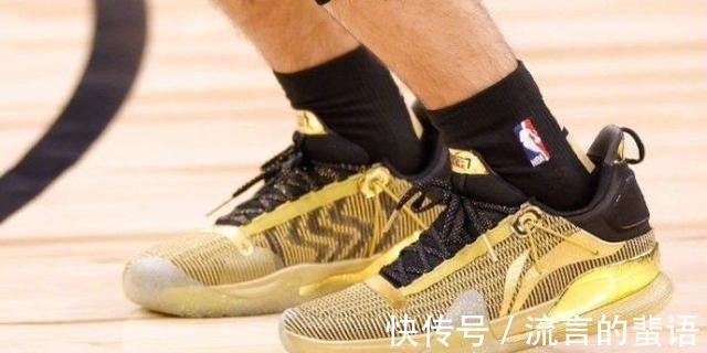 zoom 玩归玩闹归闹,欧文穿上新鞋真美妙,吐槽耐克早忘了!