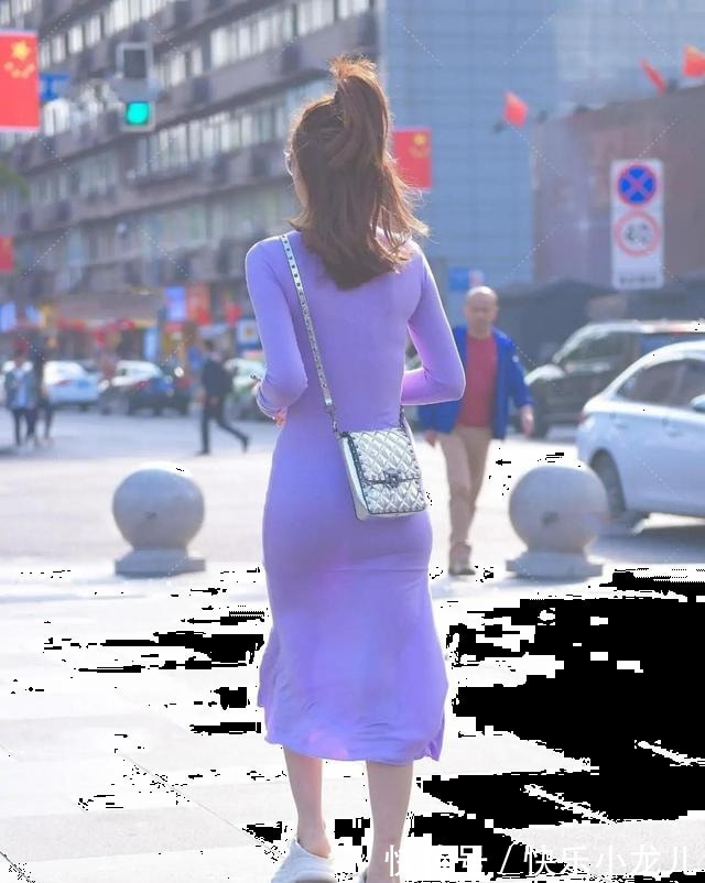 衬衣 拼接吊带连衣裙,优雅的穿搭衬托时尚感,拉长身材的纤细感