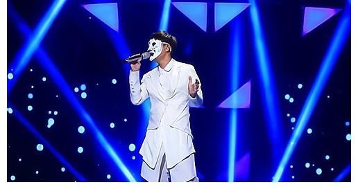 内娱“四大歌王”之一，参加选秀却被后辈淘汰，自认没错当场发飙