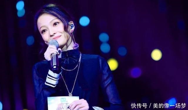 井柏然|出生28天父母离婚,奶奶捡破烂养大他,成名后父母争着与他相认