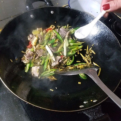 酸辣椒|酸豆角炒鸡杂