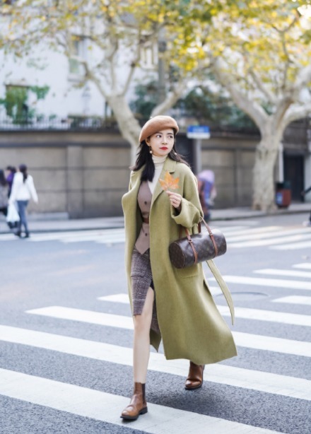 穿搭|三木时尚博主冬季穿搭指南!大衣搭配针织衫和半身裙,高级优雅!