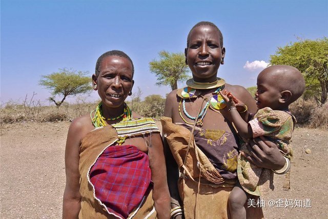 姿势|有种奇特叫“非洲妈妈”，分娩姿势像“母鸡下蛋”，全程自己搞定