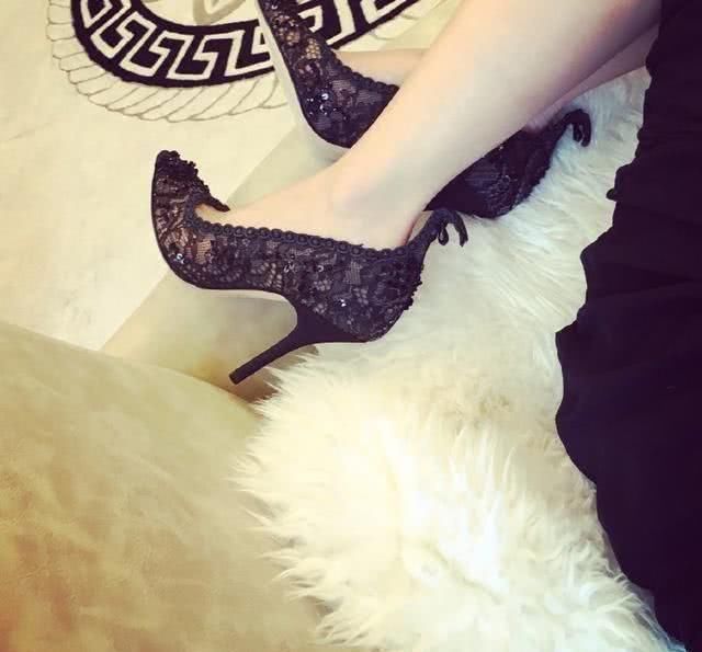 漂亮 一双高跟鞋足以改变你的颜值, 哪种鞋子都比不上高跟鞋的漂亮