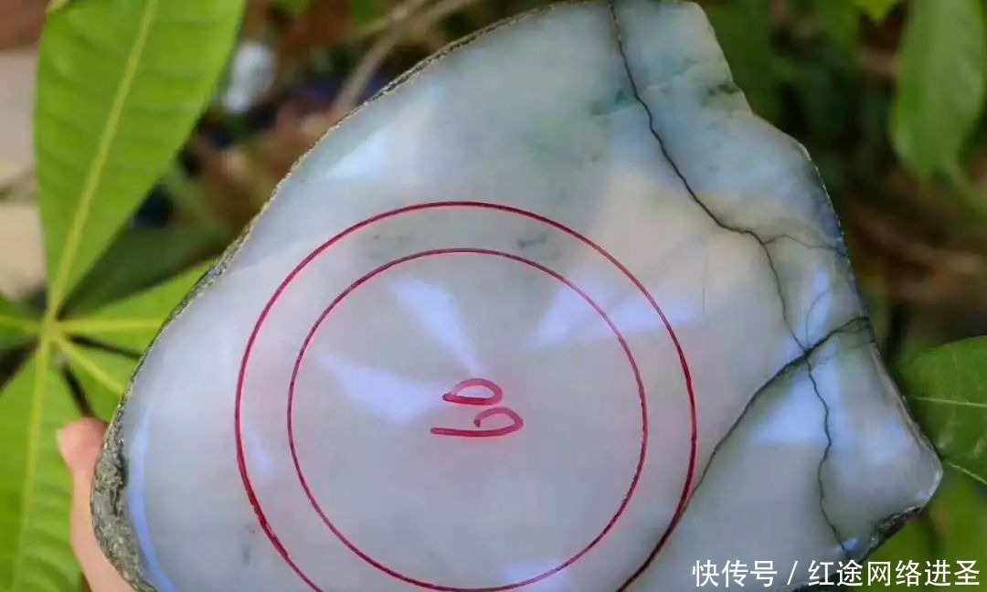 糯冰|好运爆棚!600元买的翡翠原石切开价值直升六位数!