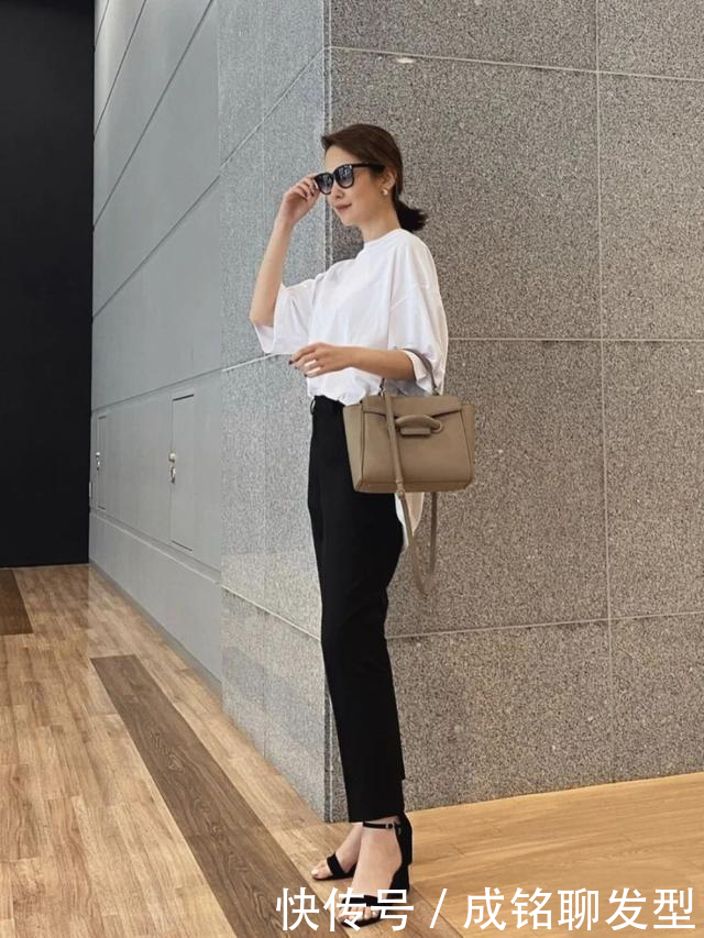 身材|这才是五十岁女人该有的装扮,这位日本博主的优雅穿搭,超有气质