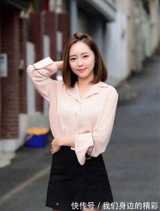 短裙 粉色长袖衬衣搭配黑色短裙,优雅简洁,尽显职场气质!
